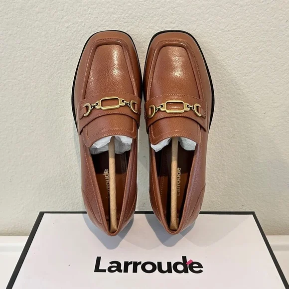 LARROUDE Patricia Loafer in Mocca, Size 6.5, New in Box